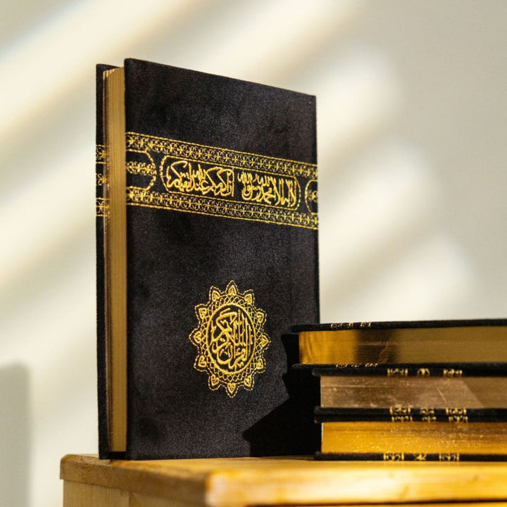 Kaaba Cover Quran – Elegant Mushaf with Golden Edges