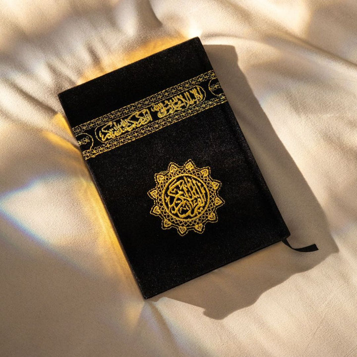 Kaaba Cover Quran – Elegant Mushaf with Golden Edges